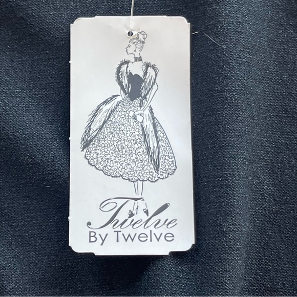 Twelve by twelve Black Sweater Cardigan/SSLV.  Women Size Small - Picture 11 of 12